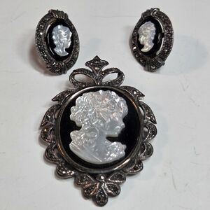 vtg victorian Style carved MOP cameo silhouette on blk onyx 925 marqasite Set